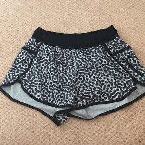 Lululemon shorts size 6